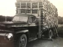 Premier camion a M. Aurèle Mallais 